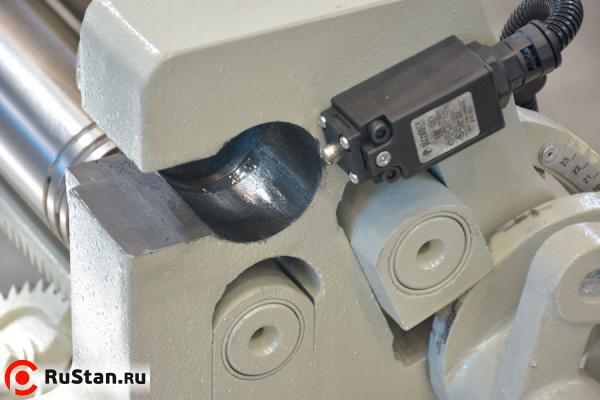 Вальцовочный станок электрический IR 1550x68 фото №4 Вальцы IR 1550x68 фото №4