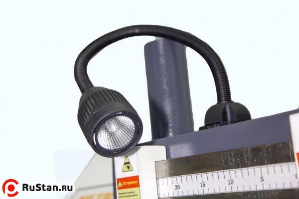 Наличие станочного светильника, который включён в стандартную комплектацию. Удобная работа даже в условиях слабой освещённости. фото №14 METAL MASTER MGH-300 фото №14