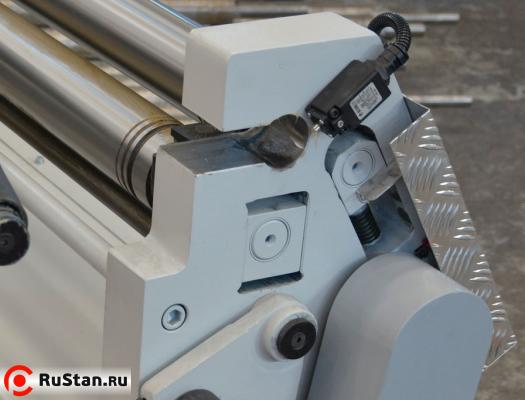 Вальцовочный станок электрический RM 1550x90 фото №3 Вальцы RM 1550x90 фото №3