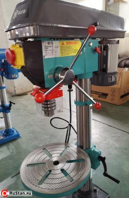 Настольный сверлильный станок AURA CM-1316/380 фото №6 AURA CM-1316/380 фото №6